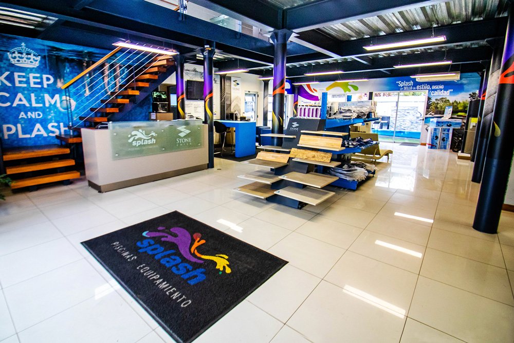 Visita-Showroom-Piscinas-Splash-Las-Condes-6.jpg
